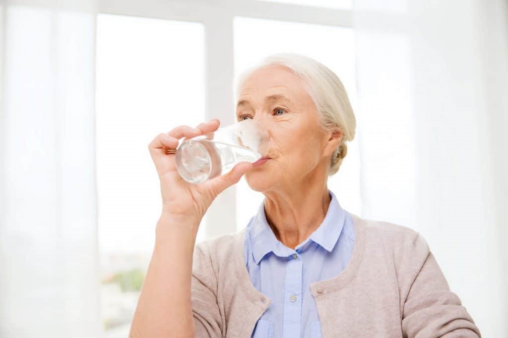 Польза воды для пожилых людей